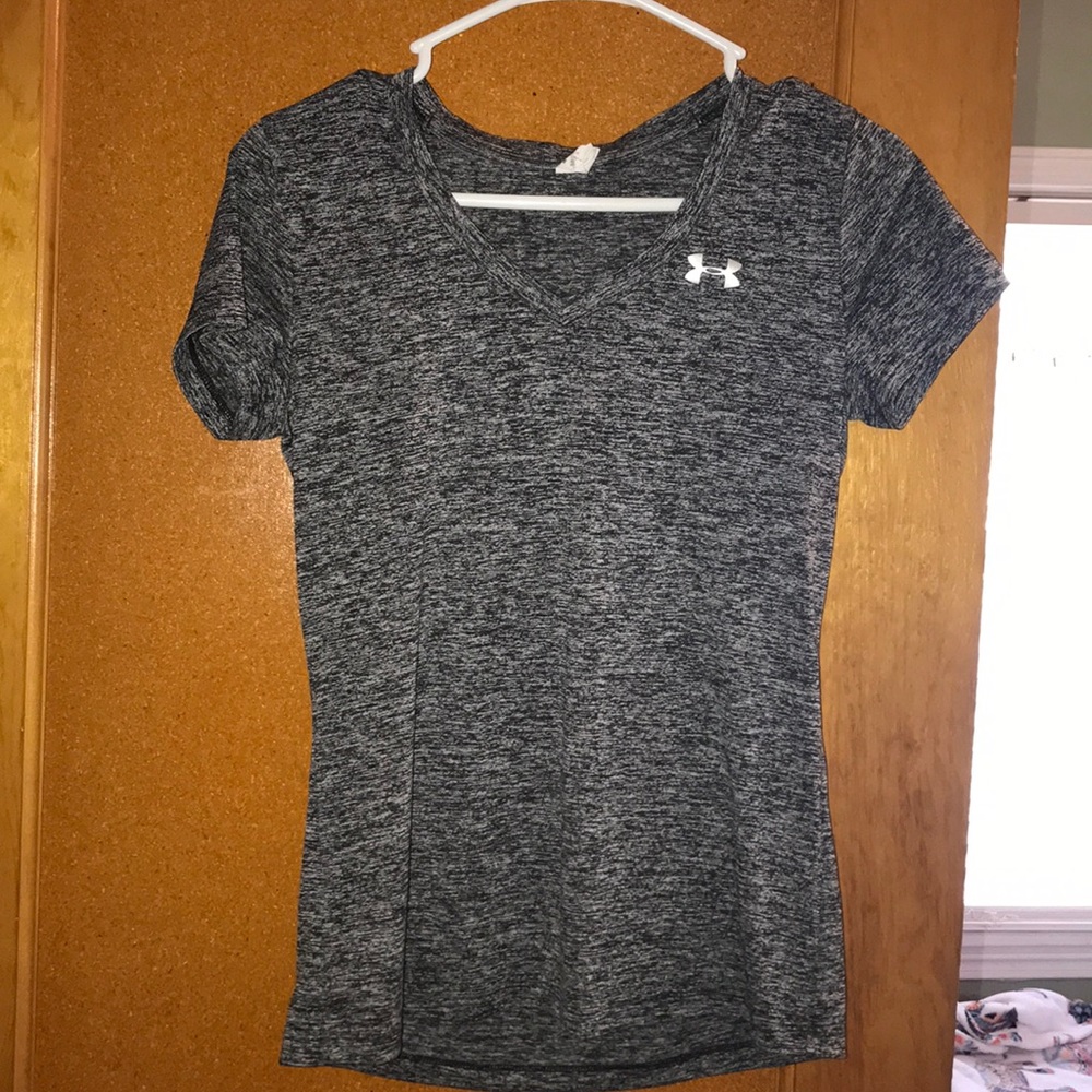 under armour lightweight t-shirt